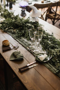 Labo sauvage Fleuriste mariage Casson Nantes mariage réception chemin de table végétal