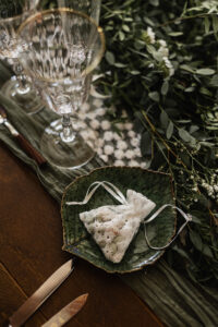 Labo sauvage Fleuriste mariage Casson Nantes mariage réception chemin de table végétal