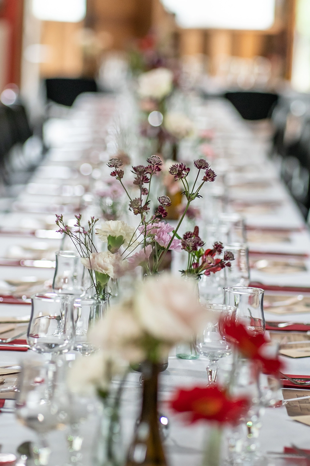 Atelier Labo Sauvage fleuriste mariage fleurs fraiche Nantes Nort-sur-Erdre Casson Mariage simplicité teintes bordeaux