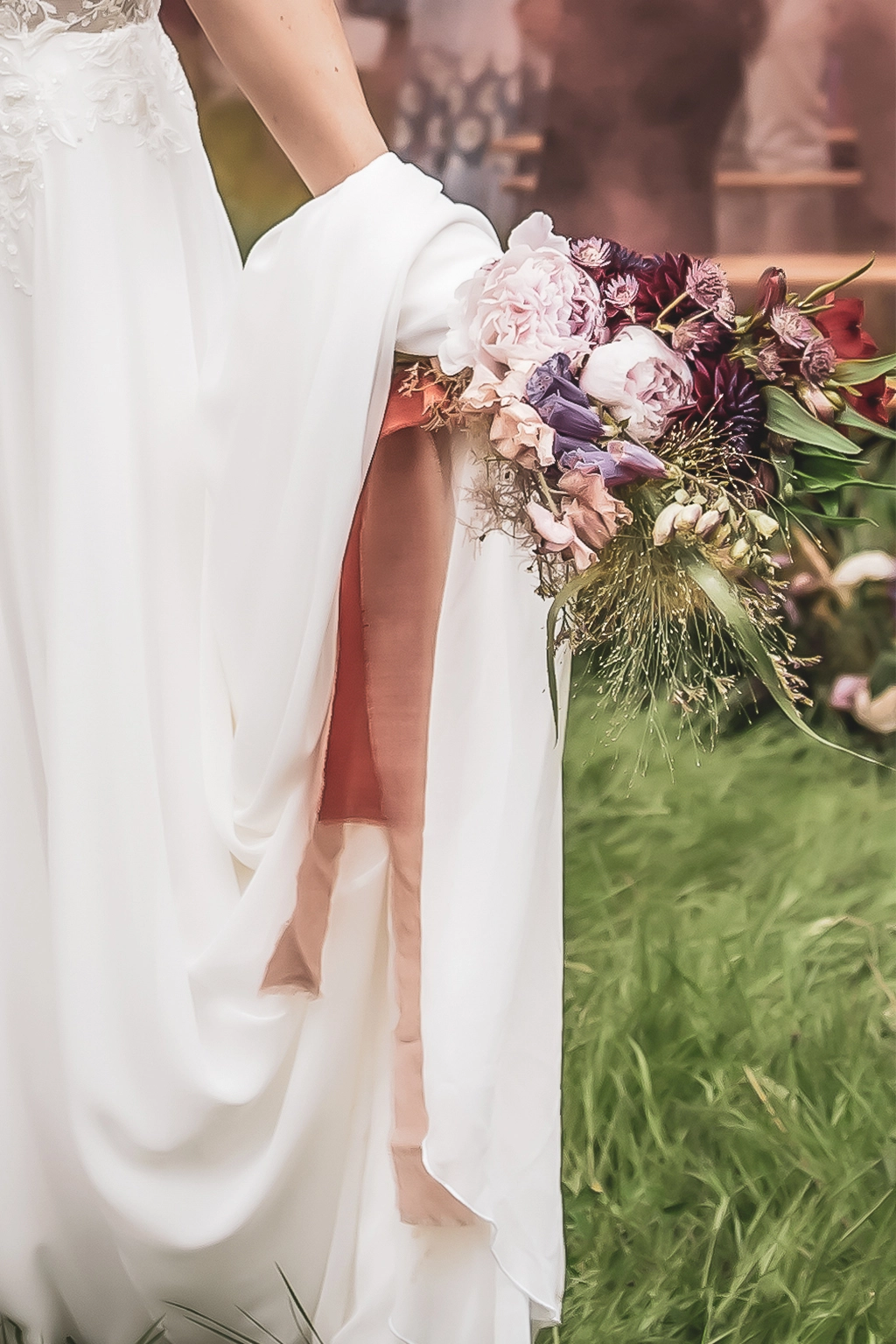 Atelier Labo Sauvage fleuriste mariage fleurs fraiche Nantes Nort-sur-Erdre Casson Mariage simplicité teintes bordeaux