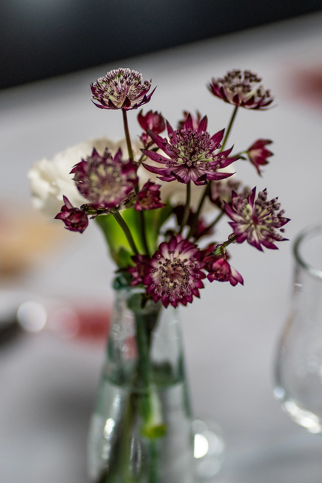 Atelier Labo Sauvage fleuriste mariage fleurs fraiche Nantes Nort-sur-Erdre Casson Mariage simplicité teintes bordeaux